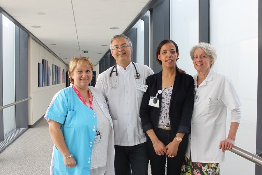 Médecins, infirmière et cadre administrative