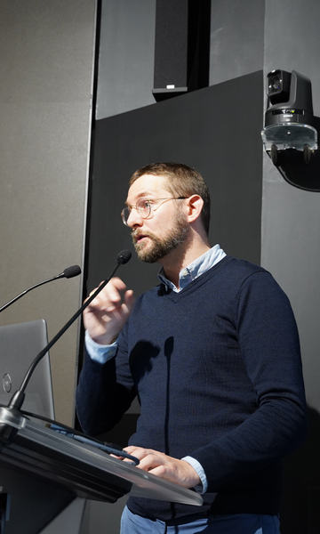 Le Dr Louis Larrouquère à l'inauguration du NaviFUS