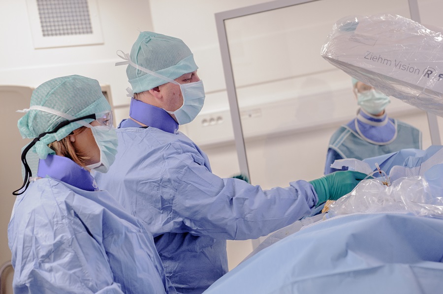 Au bloc de radiologie interventionnelle au centre Léon Bérard