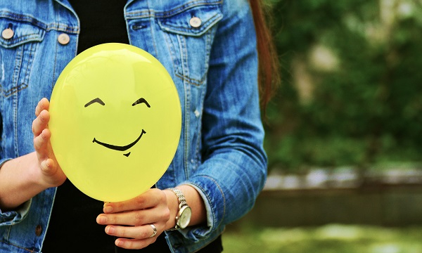 un sourire sur un ballon