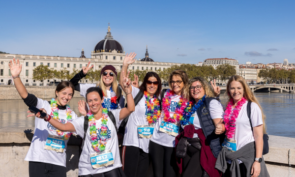 groupe femmes scintillante 2025
