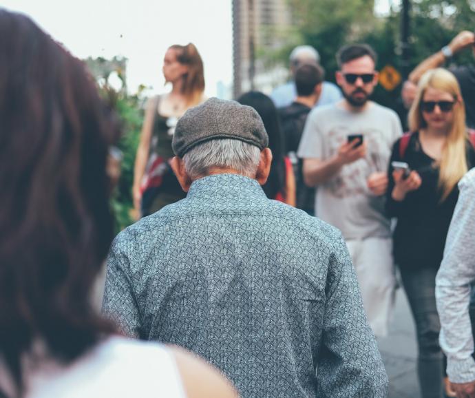  	foule-personnes-preventon-cancers-colorectaux