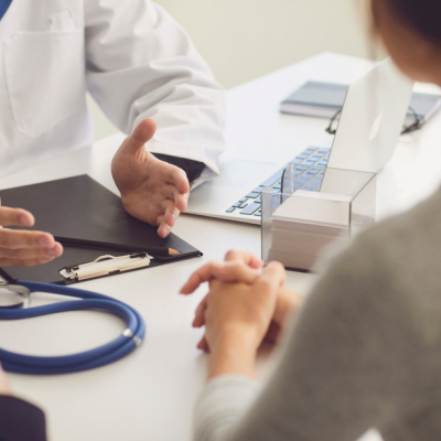 cancer du sein femme jeune